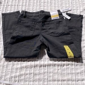 NWT Nygard size 6 crop black jeans stretch​​​​​​​​​​​​​​​​